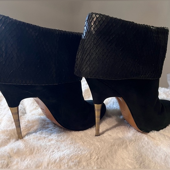 Elizabeth & James Black Rizzo Cuffed Snakeskin Booties with Metallic Heel-8.5 B - Picture 7 of 13